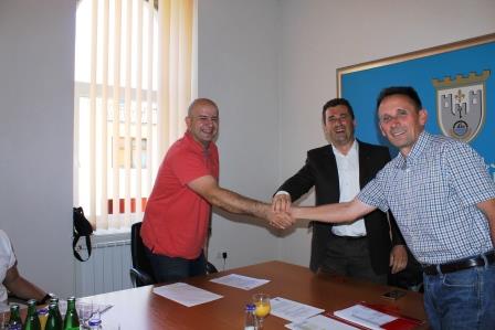 Potpisan Ugovor o rekonstrukciji sale za društveni centar u MZ Sanica