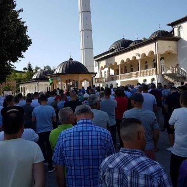 Klanjana dženaza Ismetu Mešanoviću, identificiranoj žrtvi masakra u Biljanima
