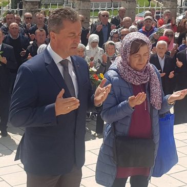 Obilježen dan šehida: Veliki broj ljudi u Travniku odao počast onima koji su dali živote za Travnik i BiH