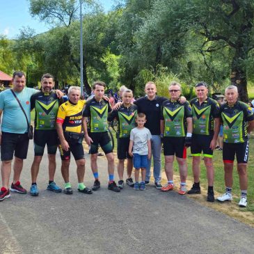 Doček učesnika biciklističkog maratona Bihać–Srebrenica